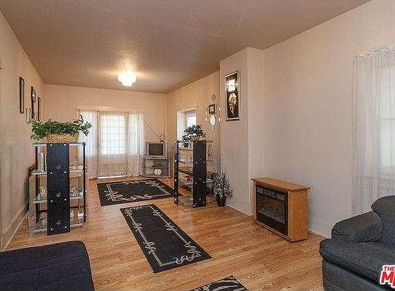3rd image of 330 W 50th St