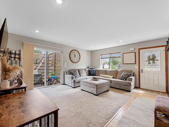 5th image of 3321 ROSEWOOD DRIVE