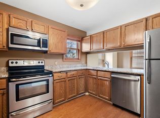 5342 Highpointe Dr, Bloomington, MN 55437