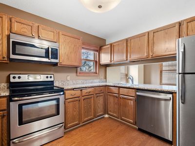 5342 Highpointe Dr, Bloomington, MN, 55437