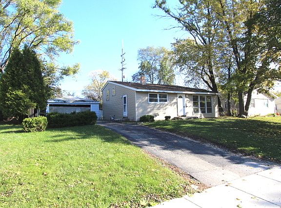 2nd image of 77 Alameda Dr