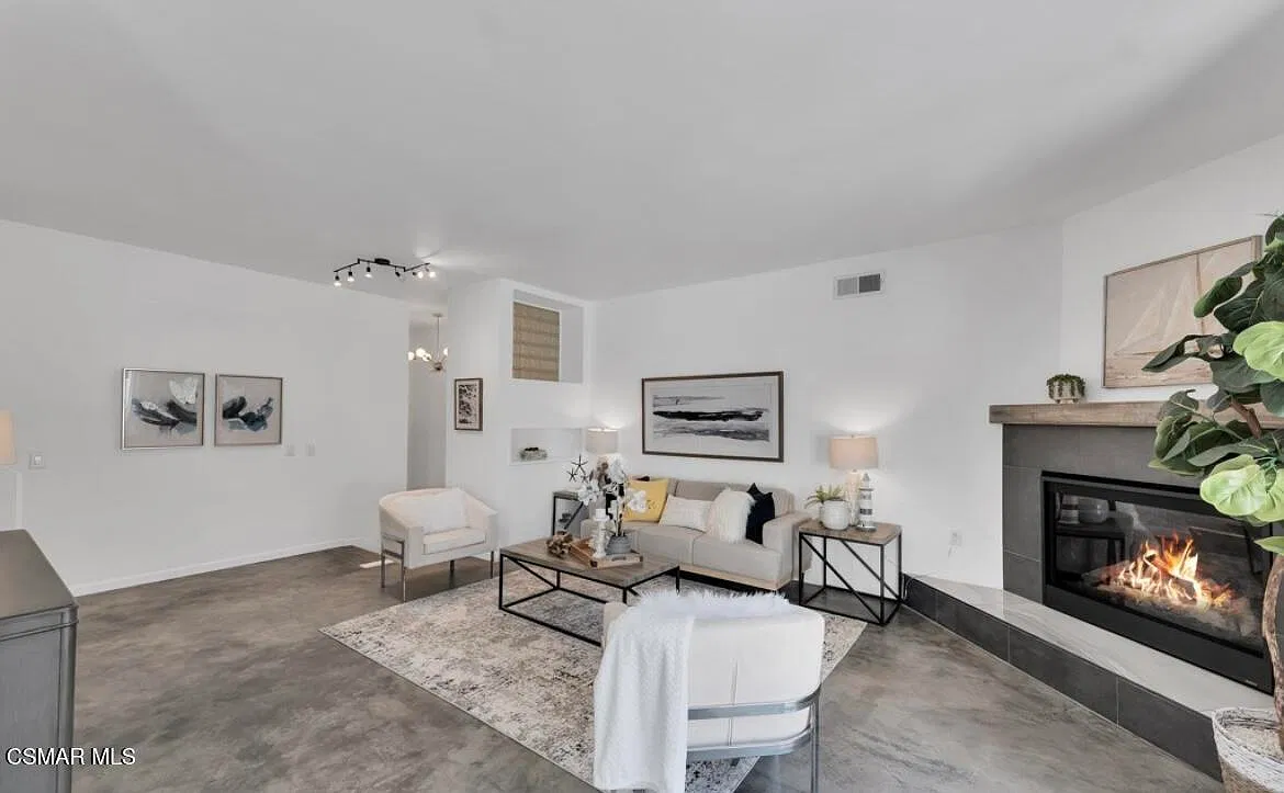 3 bed, 2.0 bath, 1595 sqft, $3,650 — Photo 3