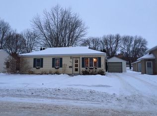351 6th St NE, Watertown, SD 57201