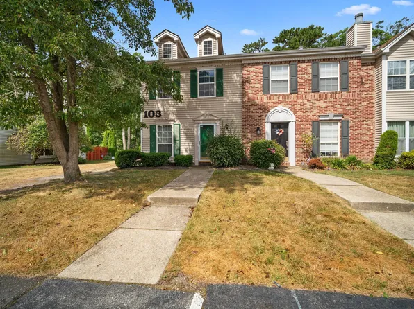 17 Cherokee Dr #301, Galloway, NJ 08205