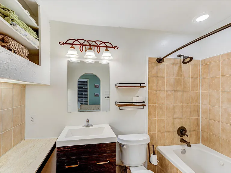 4010 Mandell St — Photo 22