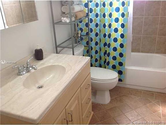 4th image of 2085 NE 186th Dr
