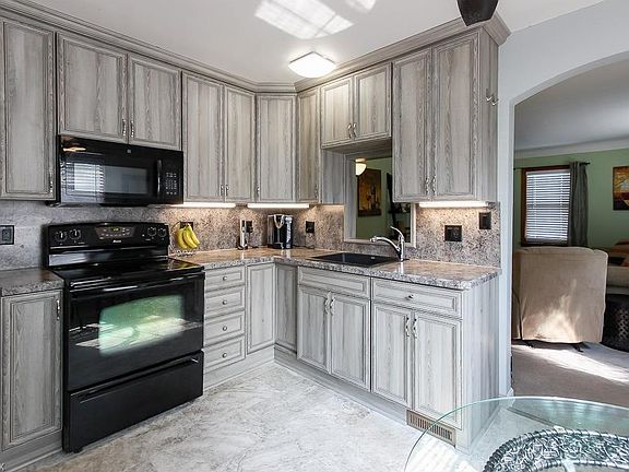 4th image of 2918 Brookdale Ave