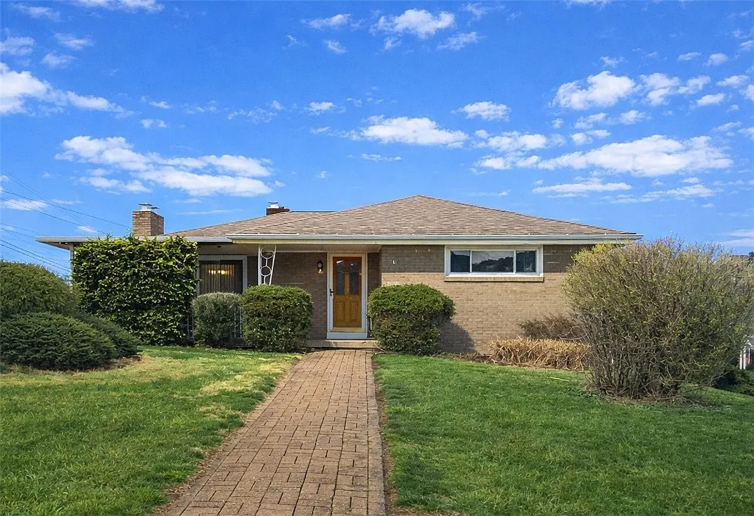 201 Highland Dr photo 1