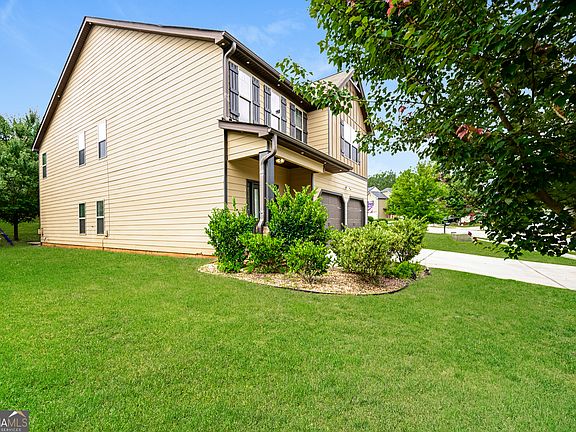 3rd image of 170 Emporia Loop