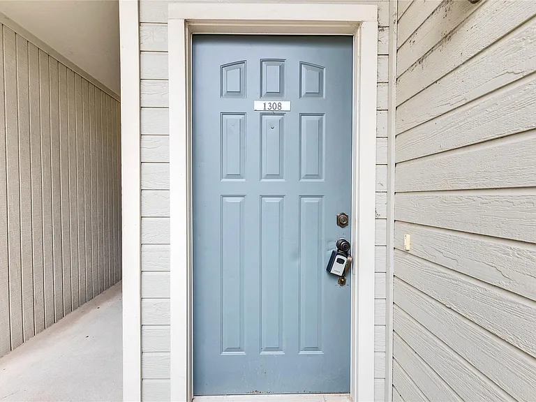 2450 Wickersham Ln #M1308 — Photo 17