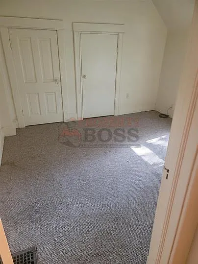 210 Noble St #1/2 — Photo 4