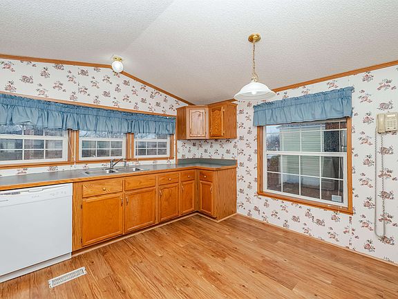 5th image of 53 Blackberry Place