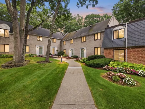 95 Commons Dr APT 107, Shrewsbury, MA 01545