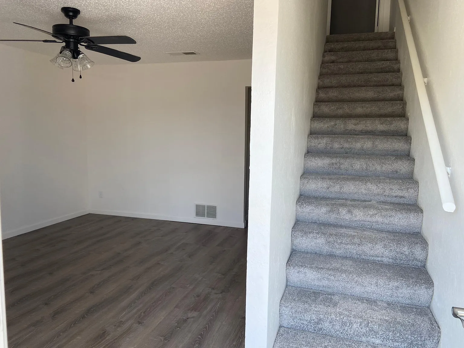 2 bed, 1.5 bath, 1000 sqft, $1,425 — Photo 4