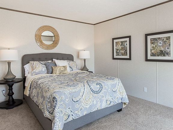 5th image of 322 Spruce Pines Dr