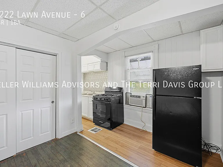 2222 Lawn Ave #6 — Photo 4