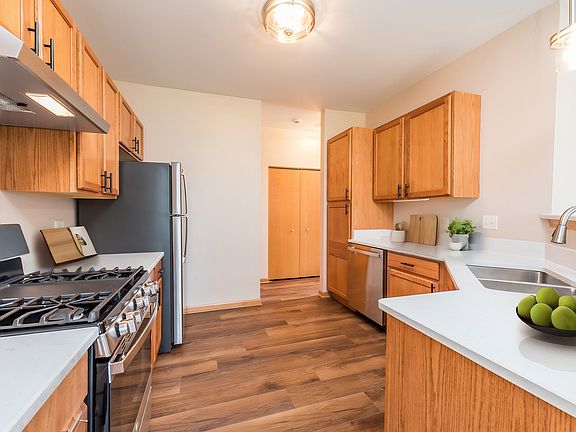 5th image of 1302 W Oriole Ct