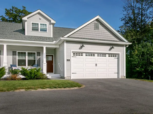 28 Longfellow Lane #15, Kennebunk, ME 04043