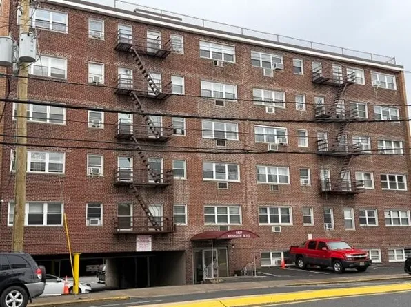 8829 Kennedy Boulevard image 1 of 1