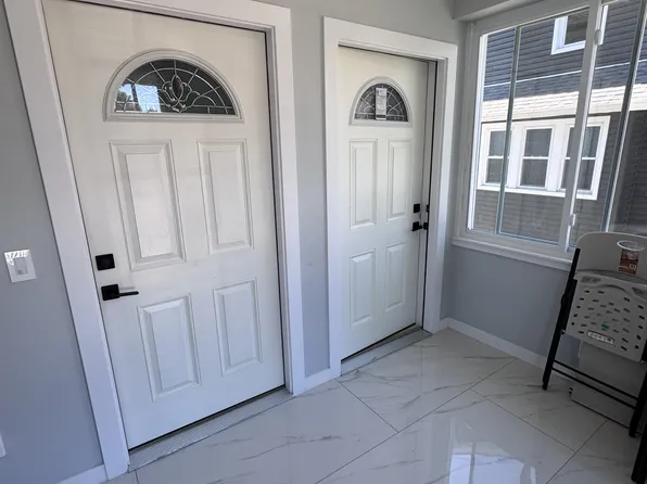 (undisclosed Address), Lynbrook, NY 11563