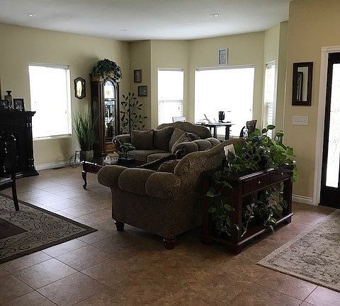 4th image of 11213 Montezuma Dr NE