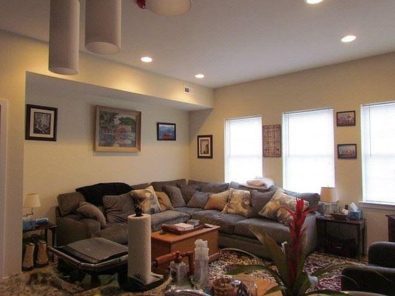 2nd image of 326 N Sloan St #3