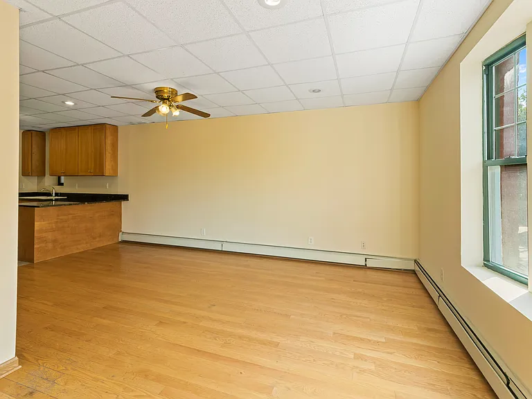 1435 E 53rd St #2W — Photo 3