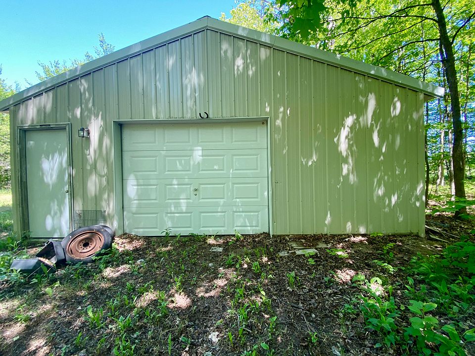 1st image of 4120 Blackberry Ln