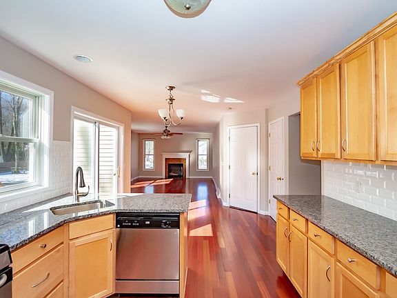 4th image of 22 Settlers Ln