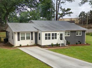 2226 Windcrest Dr, Florence, AL 35630