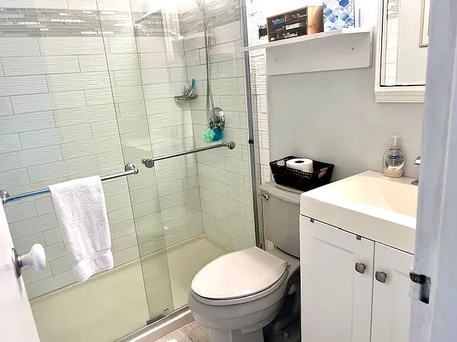 35 Library Ave #6J — Photo 8
