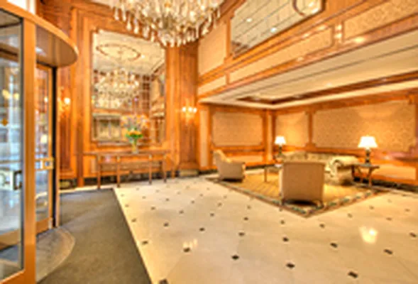 Rented by Luxus Manhattan Realty | media 16