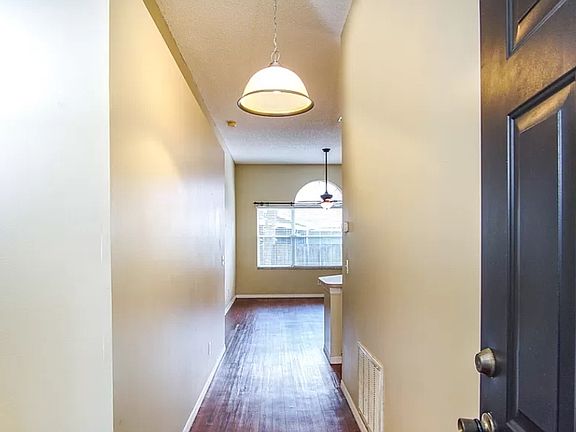3rd image of 4137 Moreland Dr