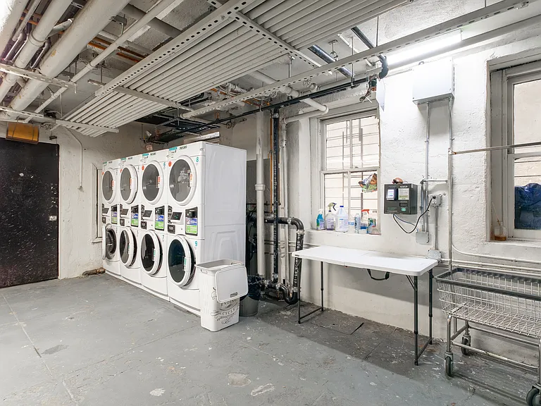 325 W 77th St #3A — Photo 16