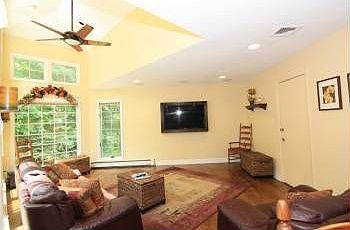 3rd image of 2414 Woodbine Ave