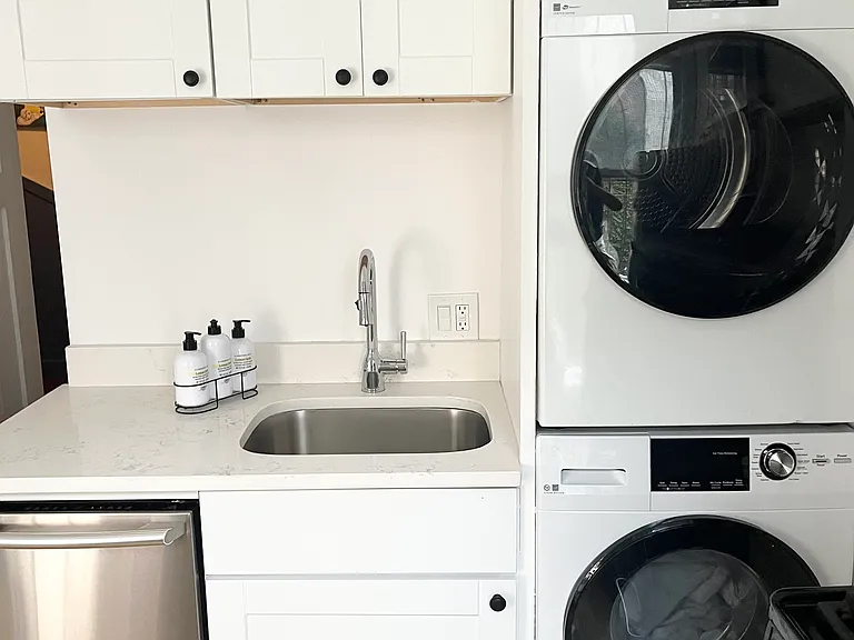 61 Phillips St #2 — Photo 13