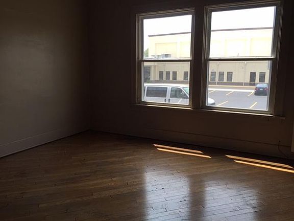 3rd image of 219 W Church St