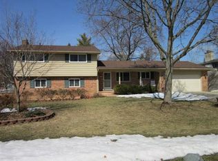 32418 Nestlewood St, Farmington Hills, MI