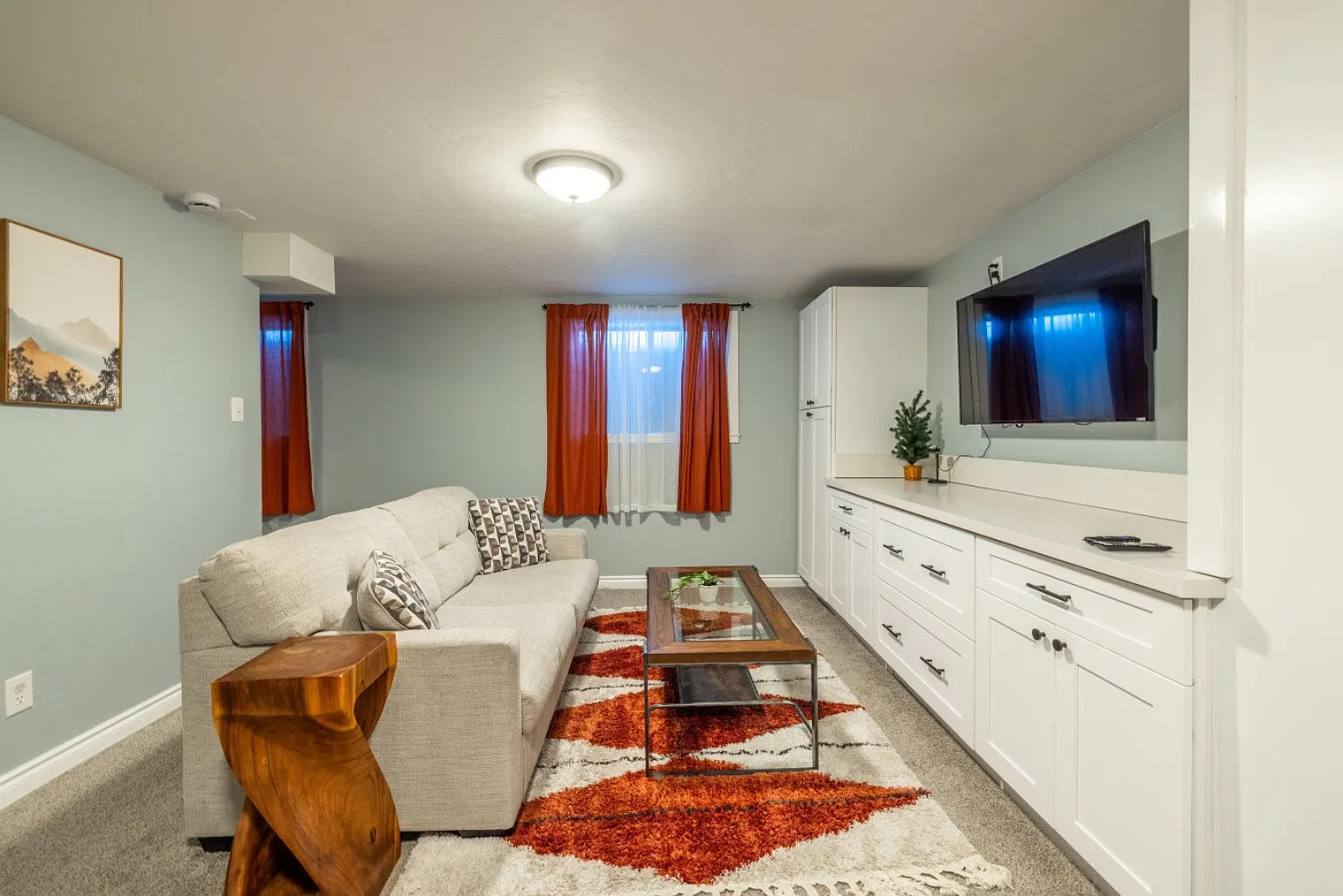1 bed, 1.0 bath, 2281 sqft, $2,446 — Photo 2