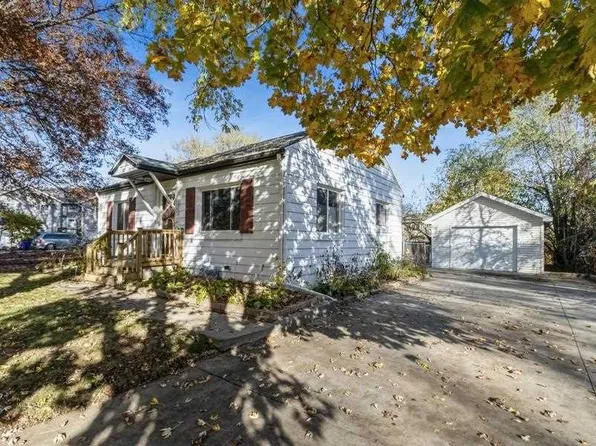 615 3rd Ave, Coralville, IA 52241