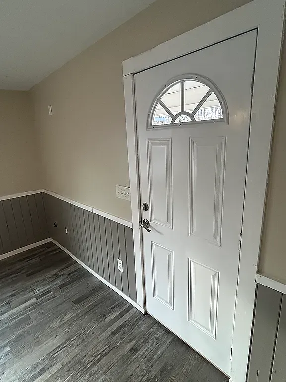 2 bed, 1000 sqft, $1,600 — Photo 2