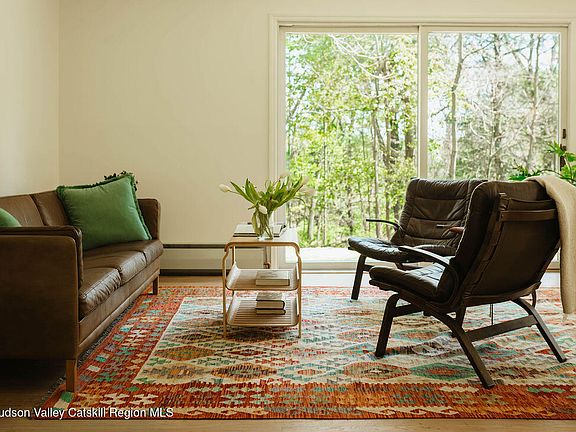 3rd image of 3 Seymour Drive