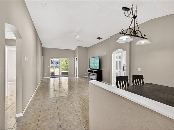 4th image of 12015 Cedarfield Dr