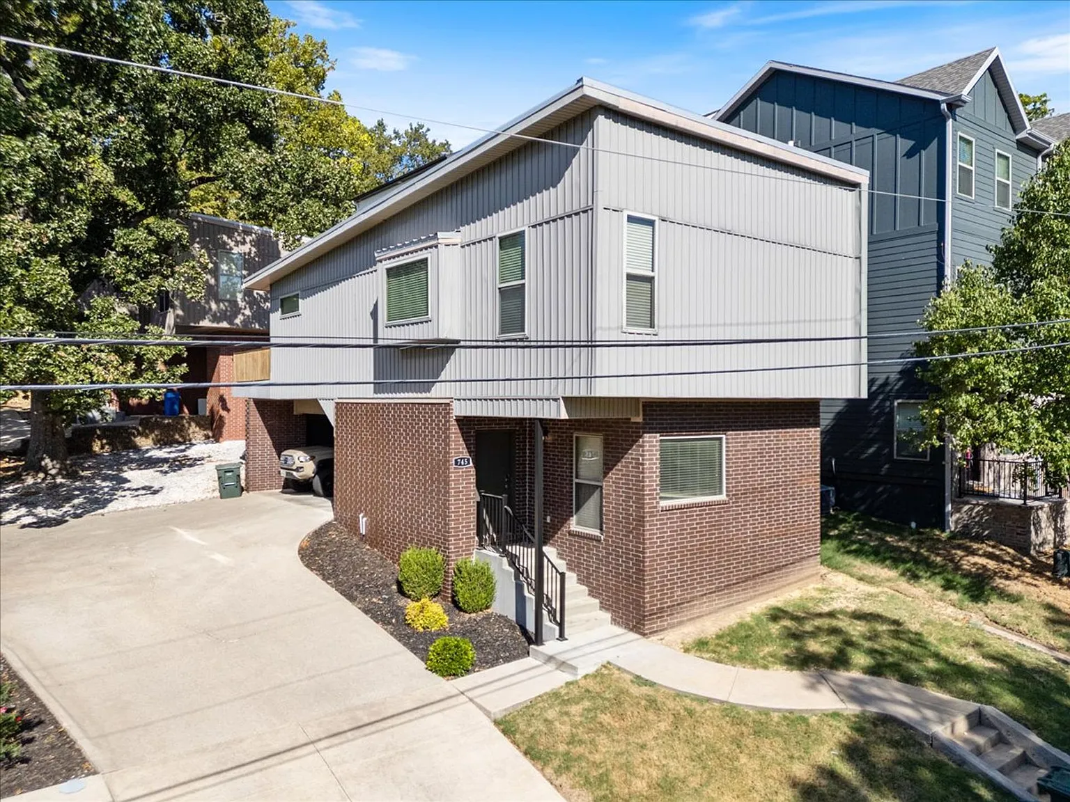 Oakland Properties (3bed/3.5bath) — Photo 2
