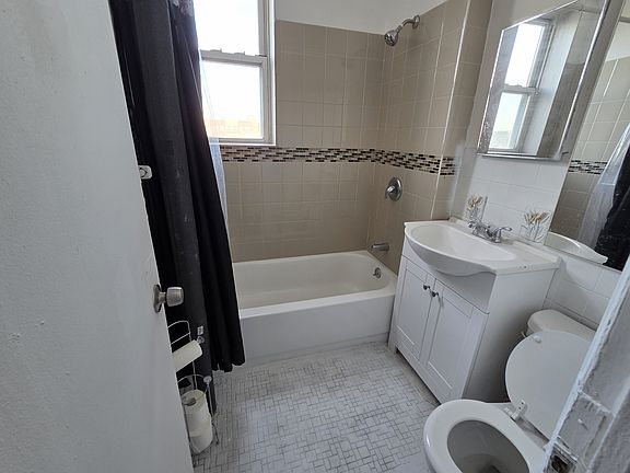 3rd image of 6109 Monroe Pl APT D3