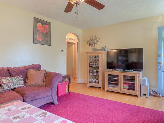 5th image of 1301 Willow Ave