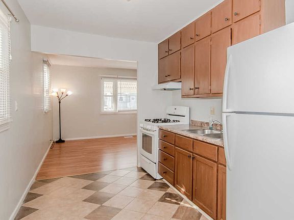5th image of 217 Westgate Dr
