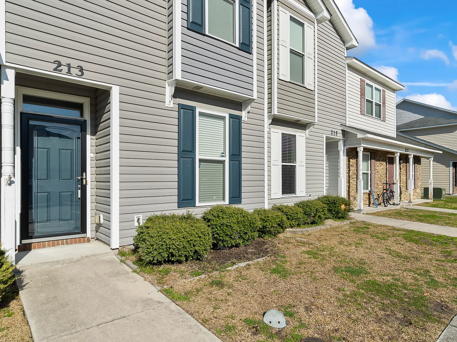 2 bed, 2.5 bath, $1,300 — Photo 3