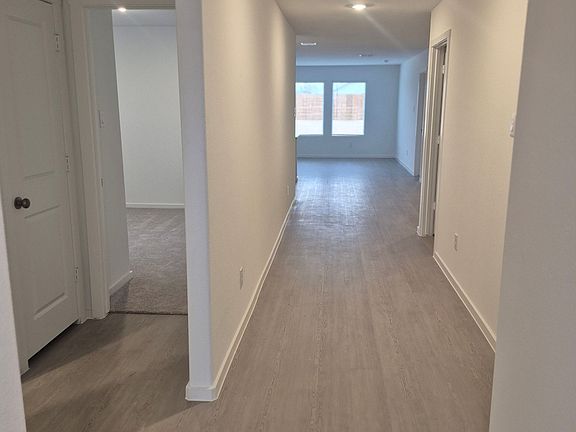 Hallway.
For Rent: $2,475 (4 beds, 2 baths, 1,707 Square Feet)