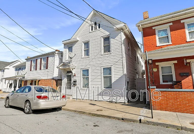 721 2nd St #A — Photo 2